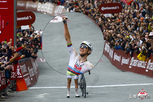 世界杯比赛直播软件下载-波加查在白路赛腋下佩戴的传感器仅仅是一个手环？|设备|塔代伊·波加查|比赛|手套|手腕_新浪体育_新浪新闻